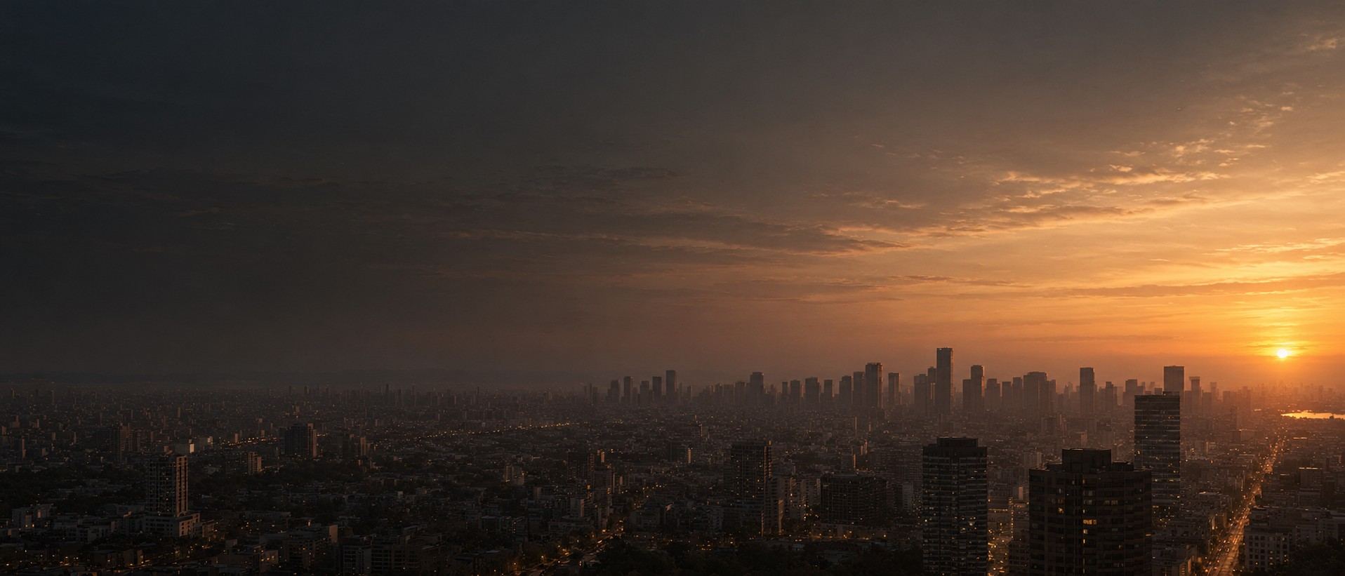 Vista de la ciudad desde lo alto al atardecer